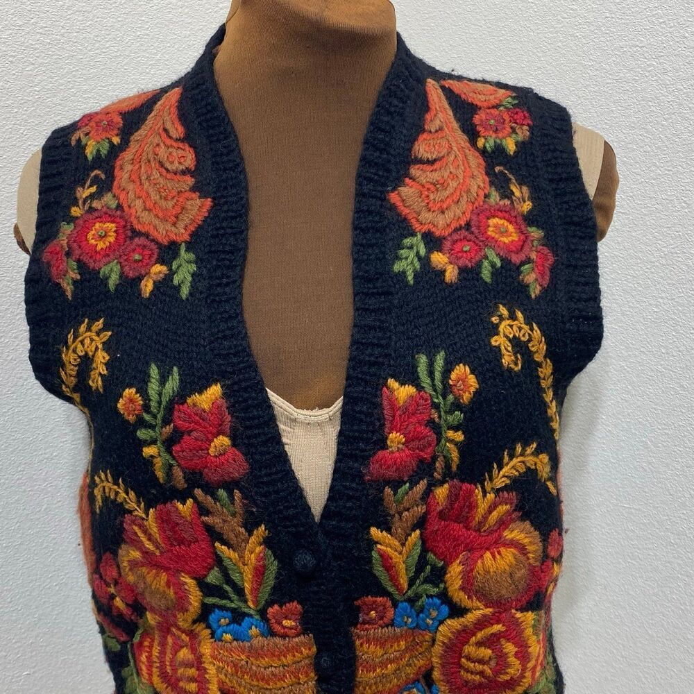 Needleworks 1989 Vintage Hand knitted 100% Wool Sweater Vest/Cardigan - Picture 2 of 7